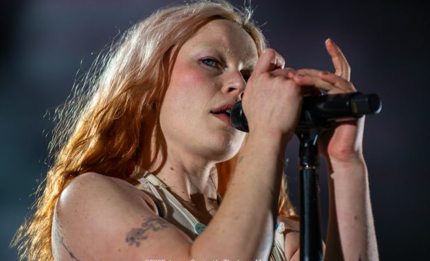 UK’s Wet Leg Make Triumphant Return The To The US On ‘Moisturizer Tour’ Selling Out The Salt Shed Fairgrounds In Chicago