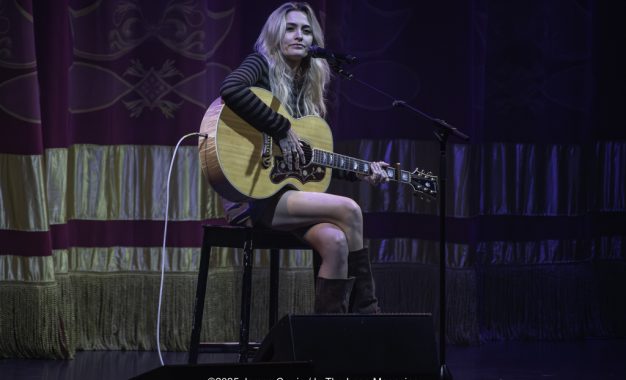 Photo Gallery: Paris Jackson at Chicago Theatre Chicago 2025
