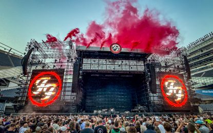 From Desert Rock to Stadium Thunder Queens Of The Stone Age And Foo Fighters Command Chicago’s Lakefront At Soldier Field