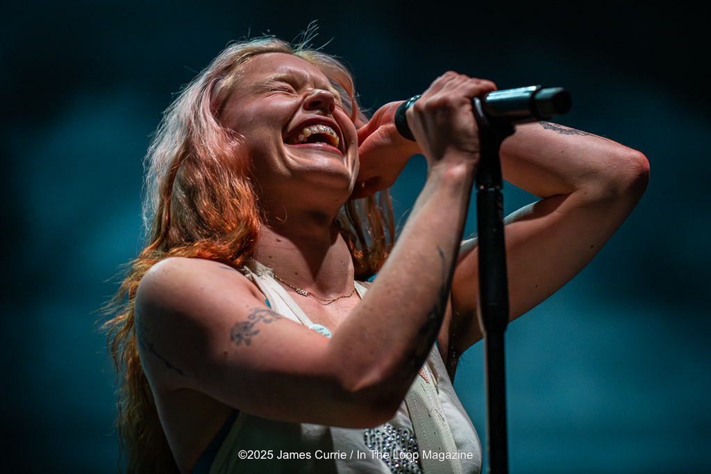 Photo Gallery: Wet Leg live in Chicago at Salt Shed 2025