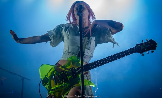 Wet Leg Delivers A Knockout Performance At The Vic For Opening Lollapalooza Aftershows Events
