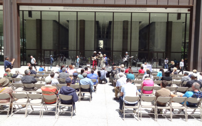 Photo Gallery : Blues Fest Preview Day at Daley Plaza – Willie Dixon friends and family tribute.