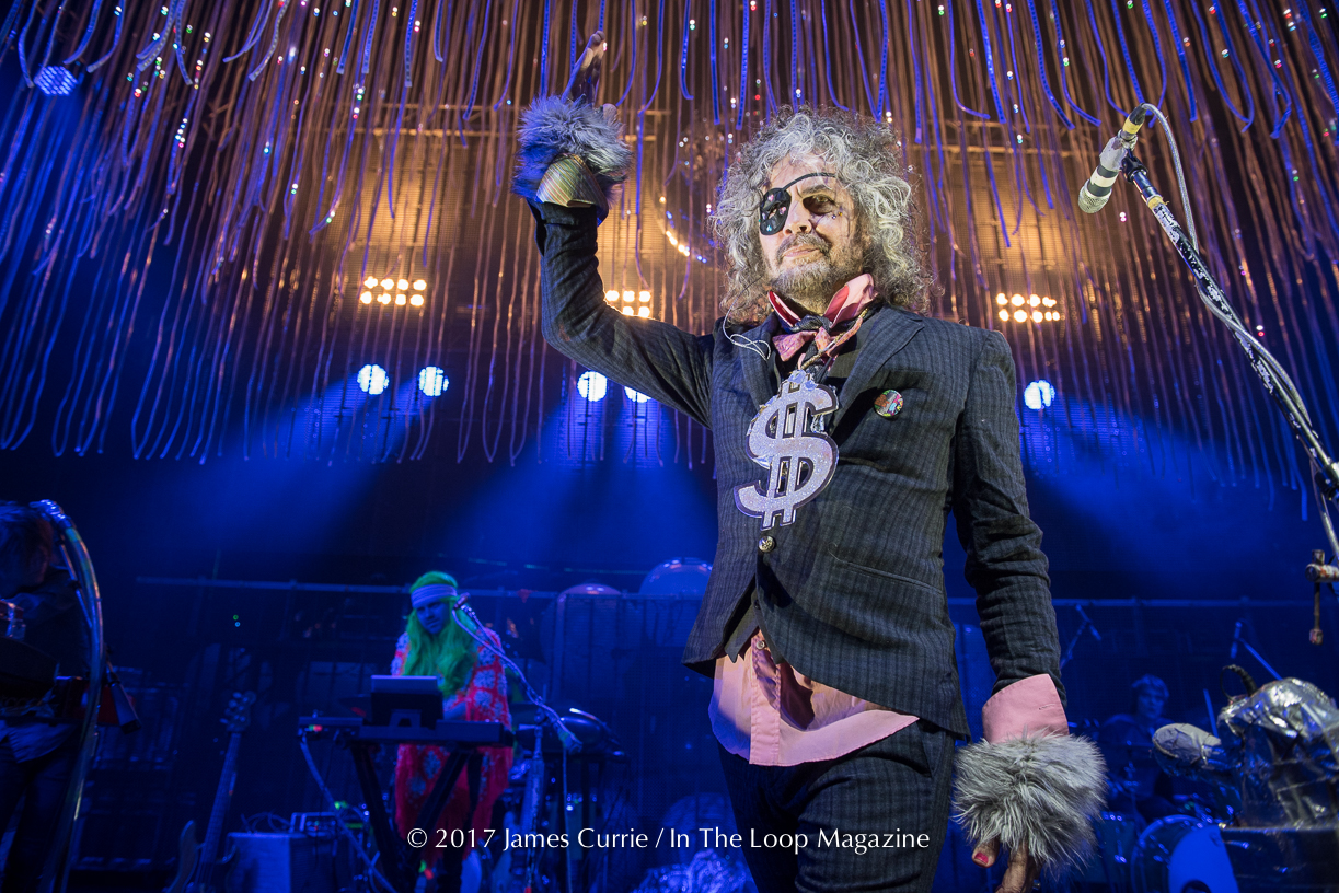 The Flaming Lips Keep It Weird At The Riviera Theatre, Host Massive Party Disguised As A Concert