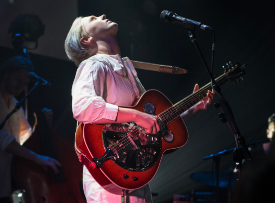 Laura Marling Shines in Chicago Performance at Lincoln Hall