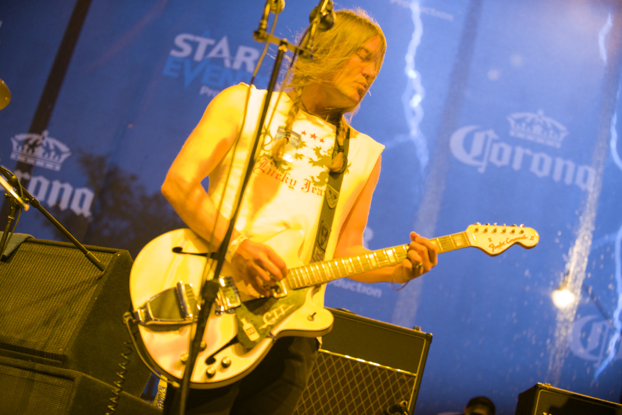 The Dandy Warhols Try Riding The Storm Out at Taste of Randolph Festival